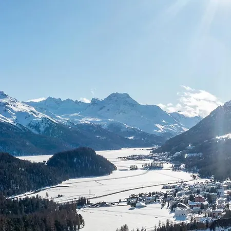 Charming Facing Piz Rosatsch サンモリッツ